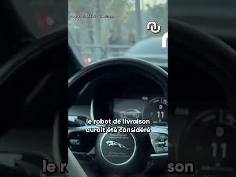 Un accident de la route provoqué par des robots ? #shorts