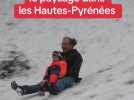 La neige recouvre le paysage dans les Hautes-Pyrénées