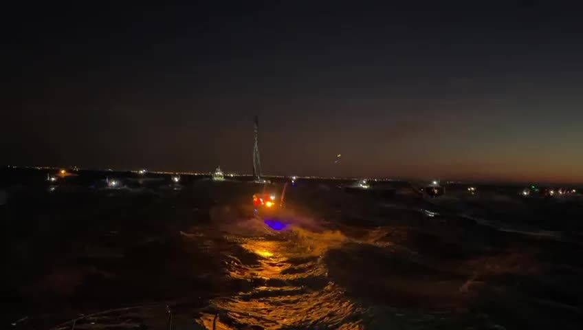 L'arrivée de Charlie Dalin, vainqueur de la 10e édition du Vendée Globe [En images]