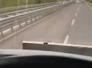 Le chauffeur d'un camion évite un accident sur une Nationale italienne