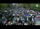 Les Iraniens descendent dans la rue pour soutenir le port du hijab