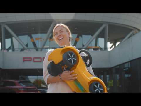 Porsche - Tennis pro Angelique Kerber visits Leipzig factory