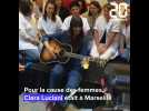 Clara Luciani chante pour la maison des femmes de Marseille