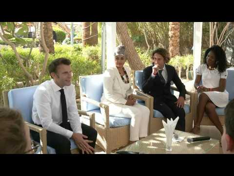 COP 27: Emmanuel Macron meets with French and African climate campaigners