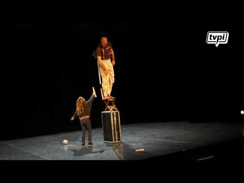 Ezec Le Floc'h, théâtre-cirque