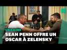 Sean Penn offre à Volodymyr Zelensky l'un de ses Oscars (et lui fait une demande)