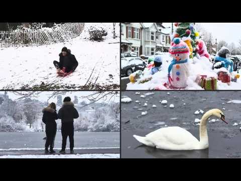 Snowy scenes in Wimbledon after London's first snow of the year