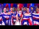 Mondial: la troupe du Moulin Rouge derrière les Bleus