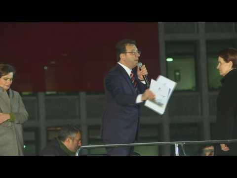 Istanbul mayor gives speech after barred from politics over 'insult'