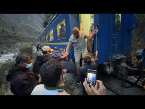 Evacuation of tourists near Machu Picchu begins