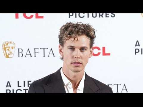 VIDEO : Austin Butler rend un mouvant hommage  sa dfunte mre