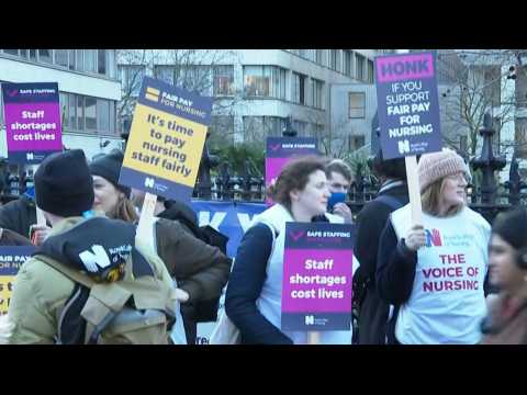 UK nurses start second day of strike over pay