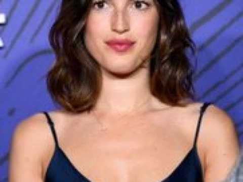 VIDEO : Bio : Jeanne Damas