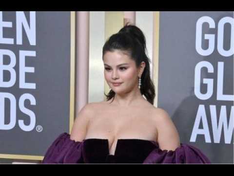VIDEO : Selena Gomez réagit à une vidéo où Hailey Bieber se moque de Taylor Swift