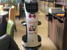 Dans ce restaurant de Saint-Malo, un robot apporte les boissons aux clients