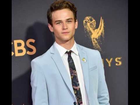 VIDEO : 13 Reasons Why : l?acteur Brandon Flynn en couple avec un clbre chanteur !
