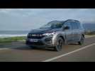 The new Dacia Jogger Hybrid 140 in Gray Driving Video
