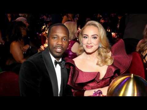 VIDEO : Adele : la chanteuse fiance  son compagnon Rich Paul ?