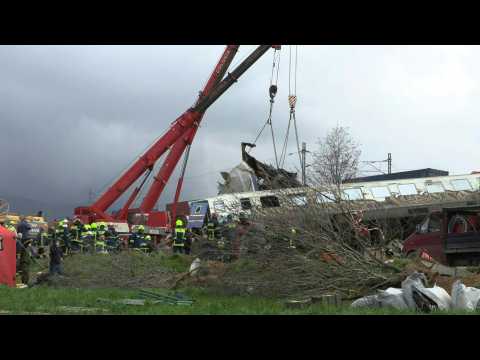 Rescuers work on site of deadly train accident in Greece