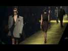 Semaine de la mode: Saint Laurent réveille le tailleur-jupe