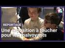 De jeunes déficients visuels trouvent « géniale » l'expo « Prière de toucher », à Lille