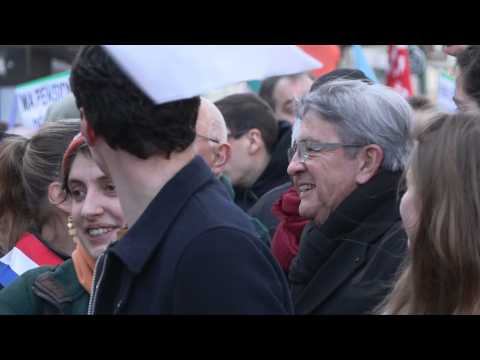Pension reform in France: students march in Paris
