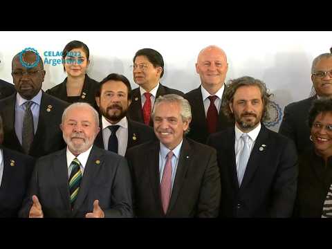Latin American leaders pose for photo at CELAC summit in Buenos Aires