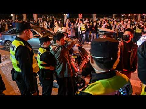 China: Calls for Xi Jinping to resign as rare COVID rule protests spread across major cities