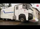 VIDÉO. À Rennes, les CRS inaugurent un nouveau camion à eau
