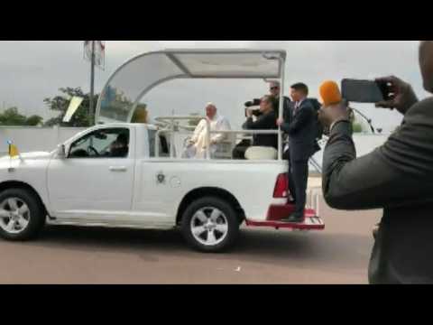 Crowds greet the Pope Mobile in Kinshasa