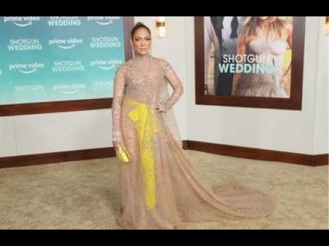VIDEO : Jennifer Lopez se moque de Ben Affleck suite à son attitude lors des Grammy Awards