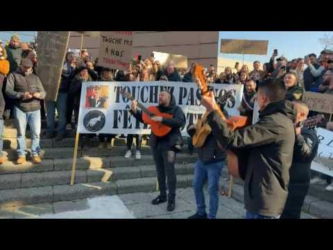 Montpellier: hundreds of demonstrators defend bullfighting