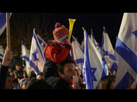 Israelis rally against government reform plan for sixth week