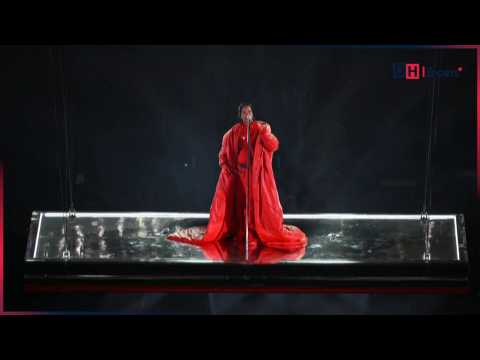 VIDEO : Rihanna revient sur scène, au Super Bowl, de nouveau enceinte