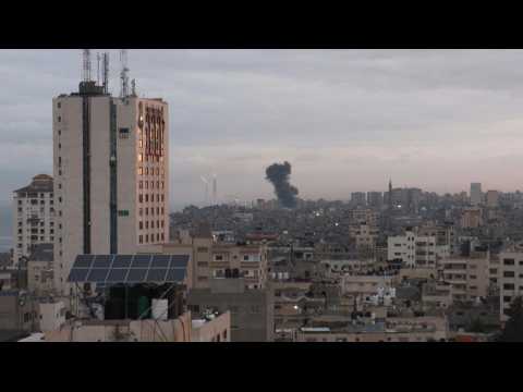 Israeli air strikes hit Gaza strip