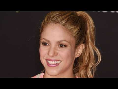 VIDEO : Shakira : Gerard Piqu et sa petite-amie virs d?un restaurant par un fan de la chanteuse