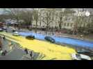 VIDEO. Guerre en Ukraine. La route devant l'ambassade de Russie à Londres repeinte aux couleurs de l'Ukraine.