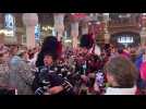 L'entrée émouvante des musiciens écossais à la messe du carnaval de Bailleul