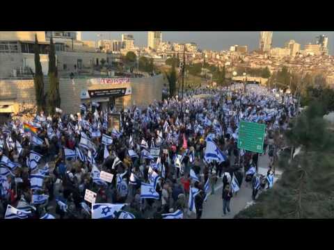 Anti-government protesters march in Jerusalem