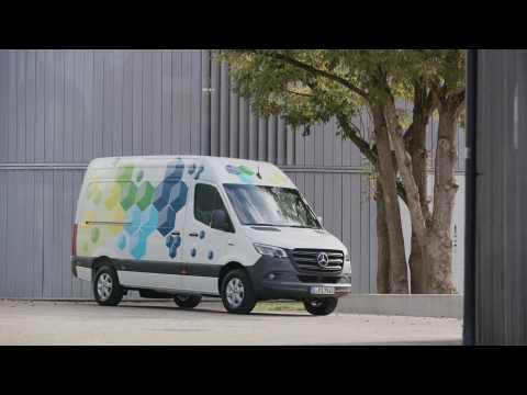 The new Mercedes-Benz eSprinter Services & Crafts Driving Video