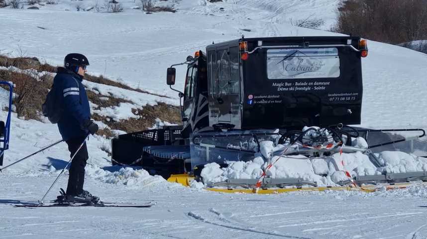 Rhône : un employé municipal retrouvé mort sous un tracteur chasse-neige -  Le Parisien