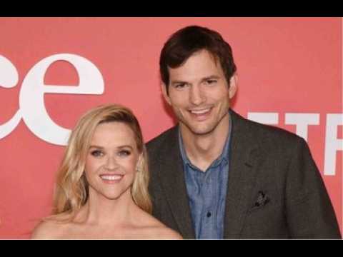 VIDEO : Reese Witherspoon et Ashton Kutcher distants : les acteurs se font recadrer par Mila Kunis