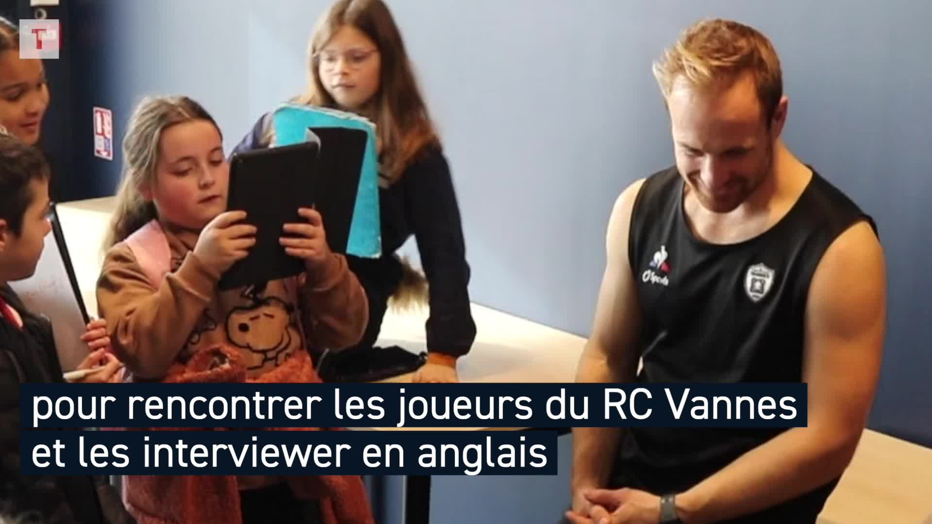 Saint-Exupery : les eleves de la section internationale rencontrent les joueurs du RC Vannes » (Le Télégramme)