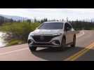 The new Mercedes-Benz EQS SUV 580 4MATIC in Diamond White Driving Video