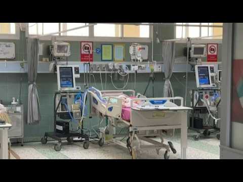 Thailand: Relatives wait at hospital where shooting victims being treated