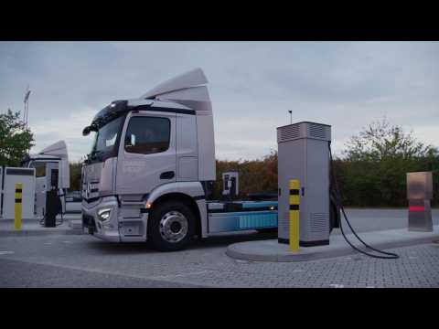 Mercedes-Benz eActros 300 tractor (without trailer) Charging