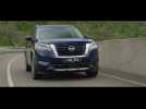 The new Nissan Pathfinder in Blue Trailer