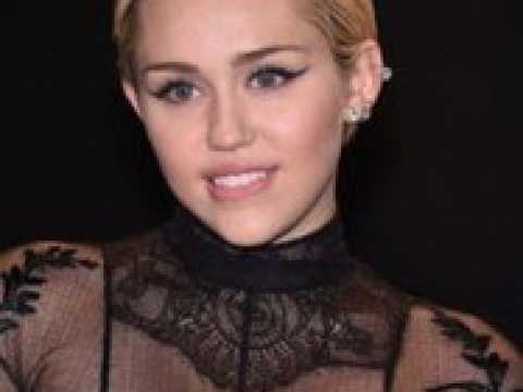 VIDEO : Bio : Miley Cyrus