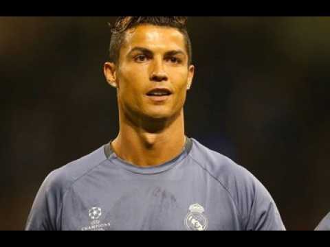 VIDEO : Combien Cristiano Ronaldo a-t-il payé la mère porteuse de ses jumeaux ?
