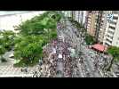 Des images de drone capturent la procession du cercueil de Pelé dans les rues de Santos